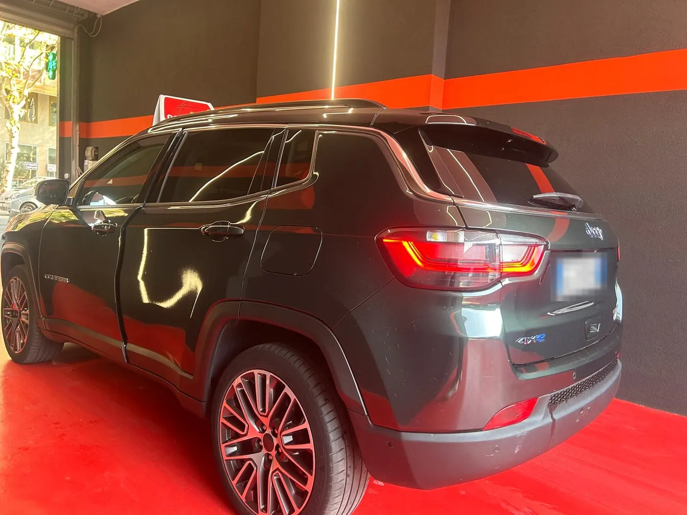 Jeep Compass pronta alla consegna in officina